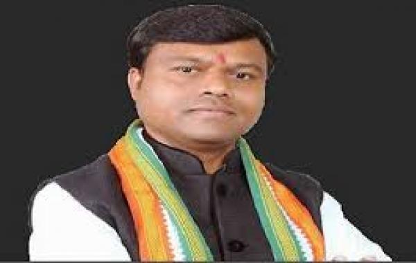 Congress Committee President Deepak Baij wrote a letter to BJP MPs demanding special status for Chhattisgarh.  latestnews  hindinews  deepak baij 