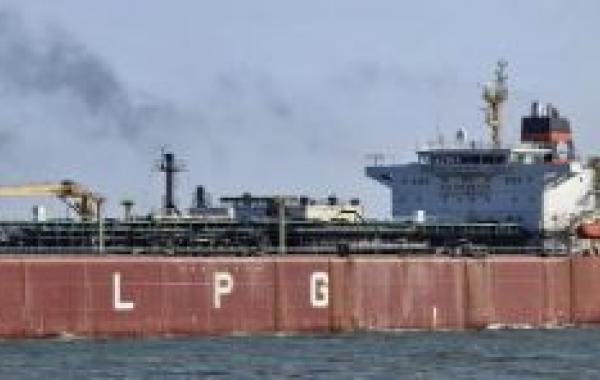  Big relief amid LPG shortage, Indian ship Nanda Devi reached Gujarat with 47 thousand tonnes of gas. gujrat hindi news khabargali 