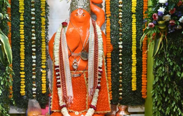 Raipur, Janmotsav will be celebrated with great pomp in Shri Chintahar Hanuman Temple, the court will be decorated with flowers and a stream of hymns will flow, Bhajan singer Sachin Gupta and party will perform, organized by Shri Hanuman Seva Samiti and Deepak-Naresh Kedia, Chhattisgarh, Khabargali