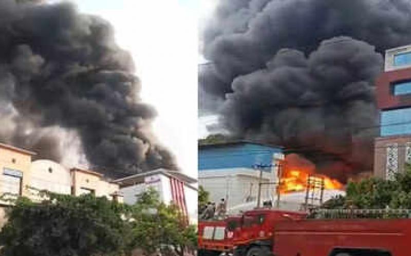 A massive fire broke out in a paint factory, smoke was visible across the city, and the fire brigade brought it under control. Hindi news big News latest news khabargali 