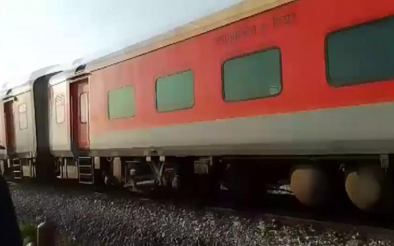 Elephant Runs Over Rajdhani Express, 8 Killed in Assam, 5 Coaches of Train Derailed hindi News latest News khabargali 