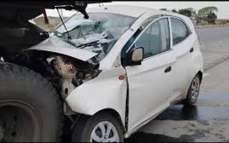 Horrific road accident in Chhattisgarh, 3 people of the same family died hindi news big news khabargali 