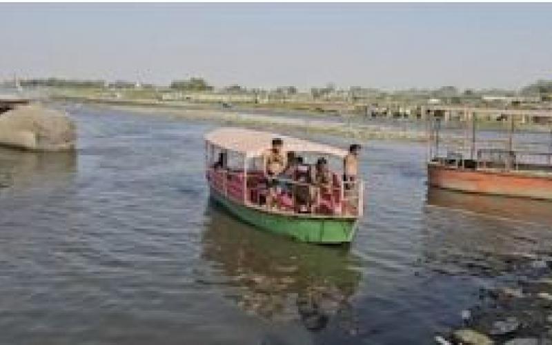 Major accident in Vrindavan: Steamer capsizes in Yamuna, 6 dead, more than 10 missing hindi news big news latest news khabargali 