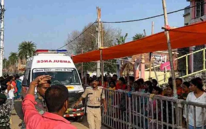 Major tragedy at Ashokdham Temple: 8 devotees killed and over 12 injured in a stampede. Latest news hindi news big News khabargali 