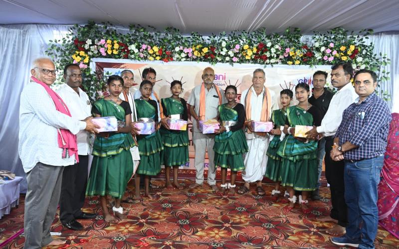 Gare Palma-2 Collieries Limited and Adani Foundation organized an event on World Tribal Day, Raigarh, Chhattisgarh News, Khabargali