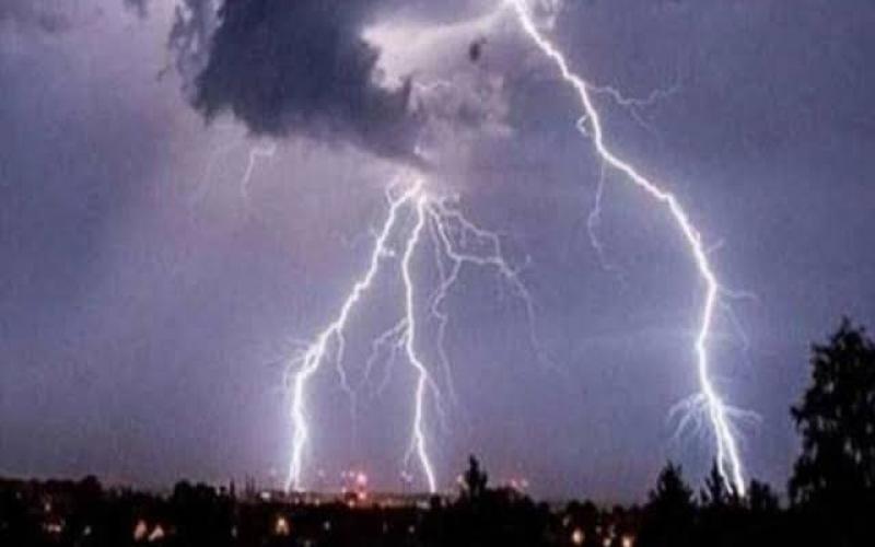 Lightning strikes two families with deadly force; 3 dead, four injured. hindi news janjgir news khabargali 