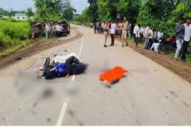 Two youths returning from Dongargarh died in a road accident, a fierce collision between a pickup and a bike. Hindi news big News Latest news khabargali 