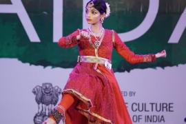 Raipur's Kathak dancer Vanshika Gupta 'Mili' hoisted the flag on the national stage, won first place in 'Aida' competition, All India Dance Association, Natwar Gopi Krishna National Award, Guru Sangeeta Kapse, Sangeeta Kala Academy, Raipur, Chhattisgarh, Khabargali