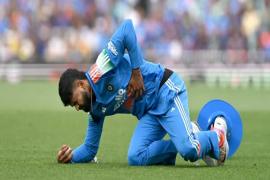 Shreyas Iyer injured while taking a catch, admitted to ICU due to sudden internal bleeding hindi News latest News big News khabargali
