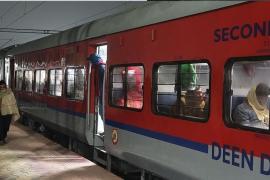 Train accident near Visakhapatnam: Tatanagar-Ernakulam Express catches fire, 1 passenger killed hindi News latest News khabargali 