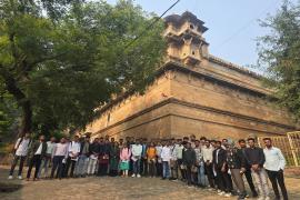 Pandit Pradeep Mishra will narrate the story of Shiva Mahapuran in Dantewada, here rumors of selling passes spread.