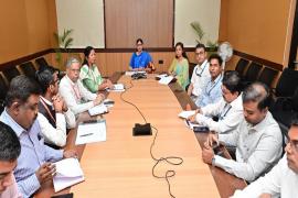  108 Maoists surrendered, including 44 women cadres; a reward of Rs 3.29 crore was announced. Raipur Chhattisgarh hindi news khabargali 