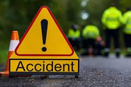 Unknown vehicle ran over bike riders, 3 people died in agony hindi news big news khabargali 