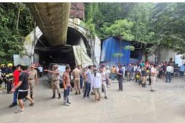 Major accident due to landslide at a tunnel in Sikkim; 10 dead, 27 workers feared trapped. Latest News hindi News khabargali 