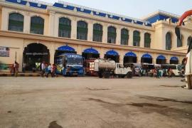 Fire breaks out in a bus parked at the Bhathagaon bus stand in Raipur; chaos ensues at the scene raipur chhattisgah hindi news khabargali 