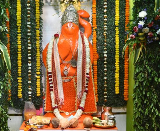 Raipur, Janmotsav will be celebrated with great pomp in Shri Chintahar Hanuman Temple, the court will be decorated with flowers and a stream of hymns will flow, Bhajan singer Sachin Gupta and party will perform, organized by Shri Hanuman Seva Samiti and Deepak-Naresh Kedia, Chhattisgarh, Khabargali