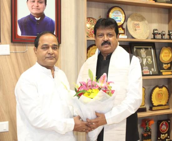 PDS system will be further strengthened in Chhattisgarh: Chairman of Civil Supplies Corporation Sanjay Srivastava studied the successful model of Odisha and made a courtesy call on Odisha Food Minister Shri Krishna Chandra Patra. Raipur, Khabargali