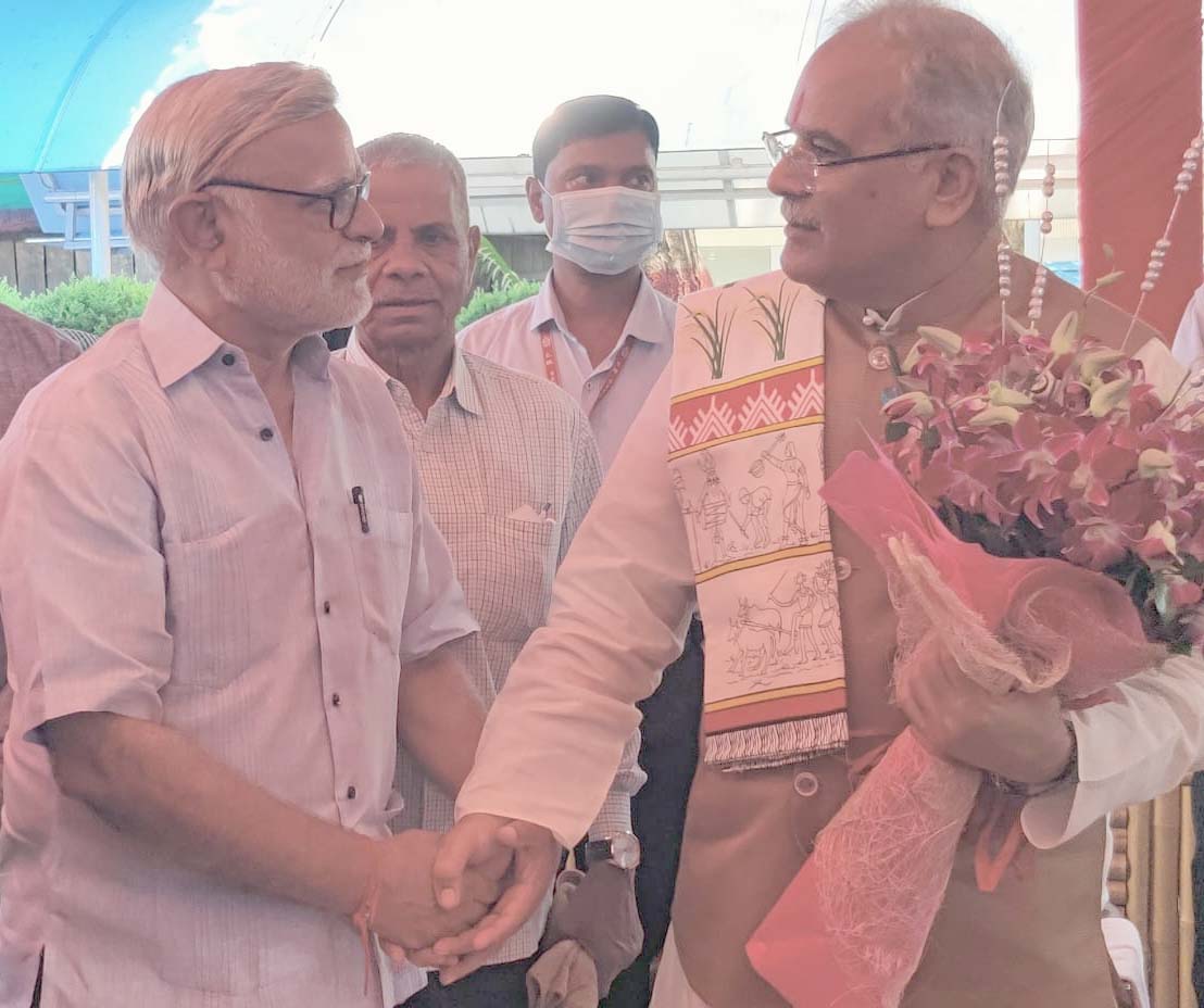 Khabargali Exclusive, interesting picture, Chief Minister Bhupesh Baghel turns 61, birthday celebrated like this, CM House, Chhattisgarh, Raipur