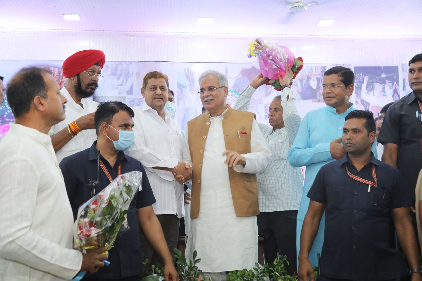 Khabargali Exclusive, interesting picture, Chief Minister Bhupesh Baghel turns 61, birthday celebrated like this, CM House, Chhattisgarh, Raipur