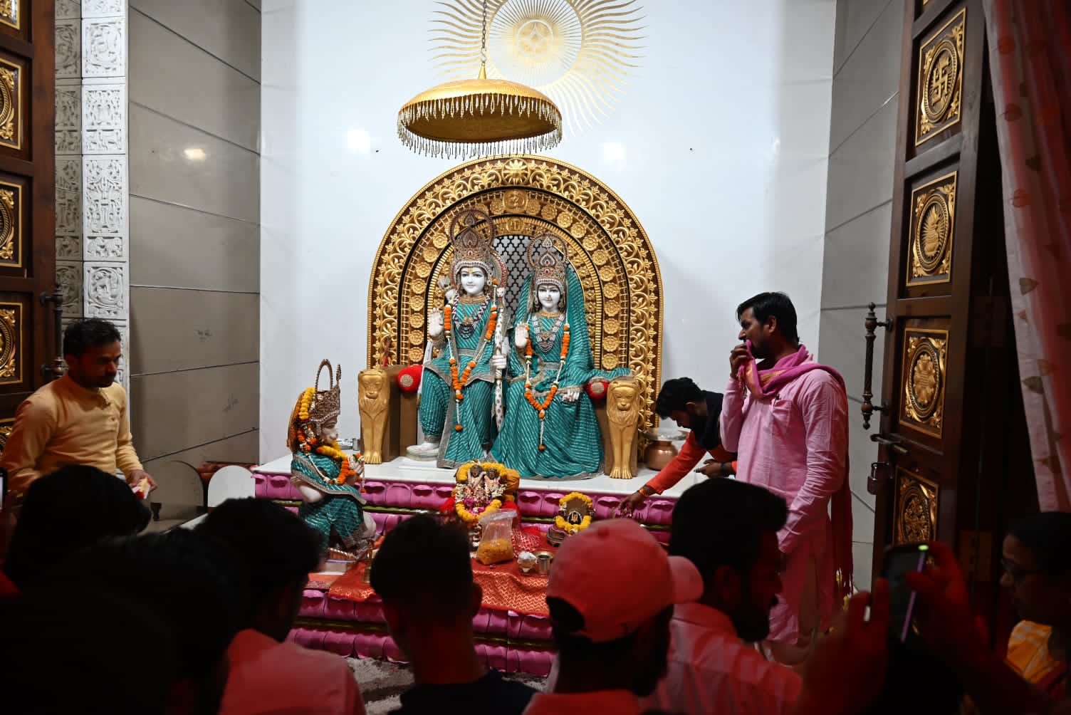 Dhoom in the capital of Shri Ram Janmotsav, Shri Ram Temple located on VIP Road, Jaitusav Math, Dudhadhari Math, Ram birth in Kaushalya Temple, Raipur, Chhattisgarh, Khabargali
