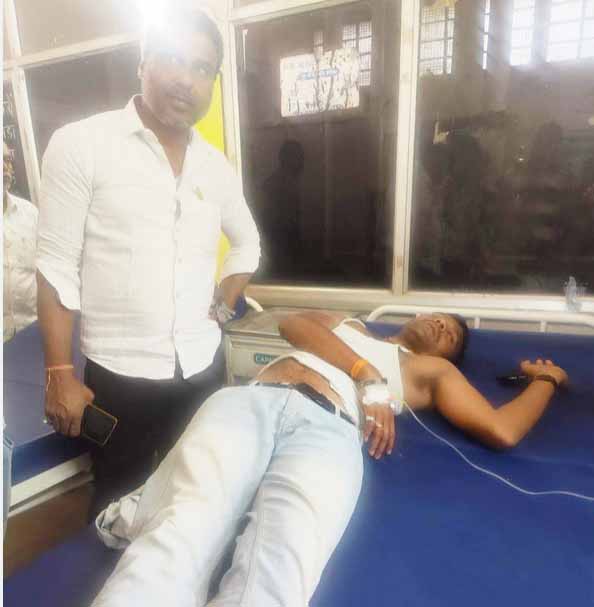 Aam Aadmi Party leader shot in mutual dispute, Aam Aadmi Party leader Amar Aggarwal shot a young man below the shoulder in Kharsia, Chhattisgarh, Khabargali