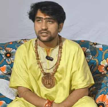 Religious conversion is more dangerous than Naxalism: Pandit Dhirendra Shastri, Chief Minister took blessings from Peethadheeshwar of Bageshwar Dham, Pandit Dhirendra Shastri, Raipur, Khabargali