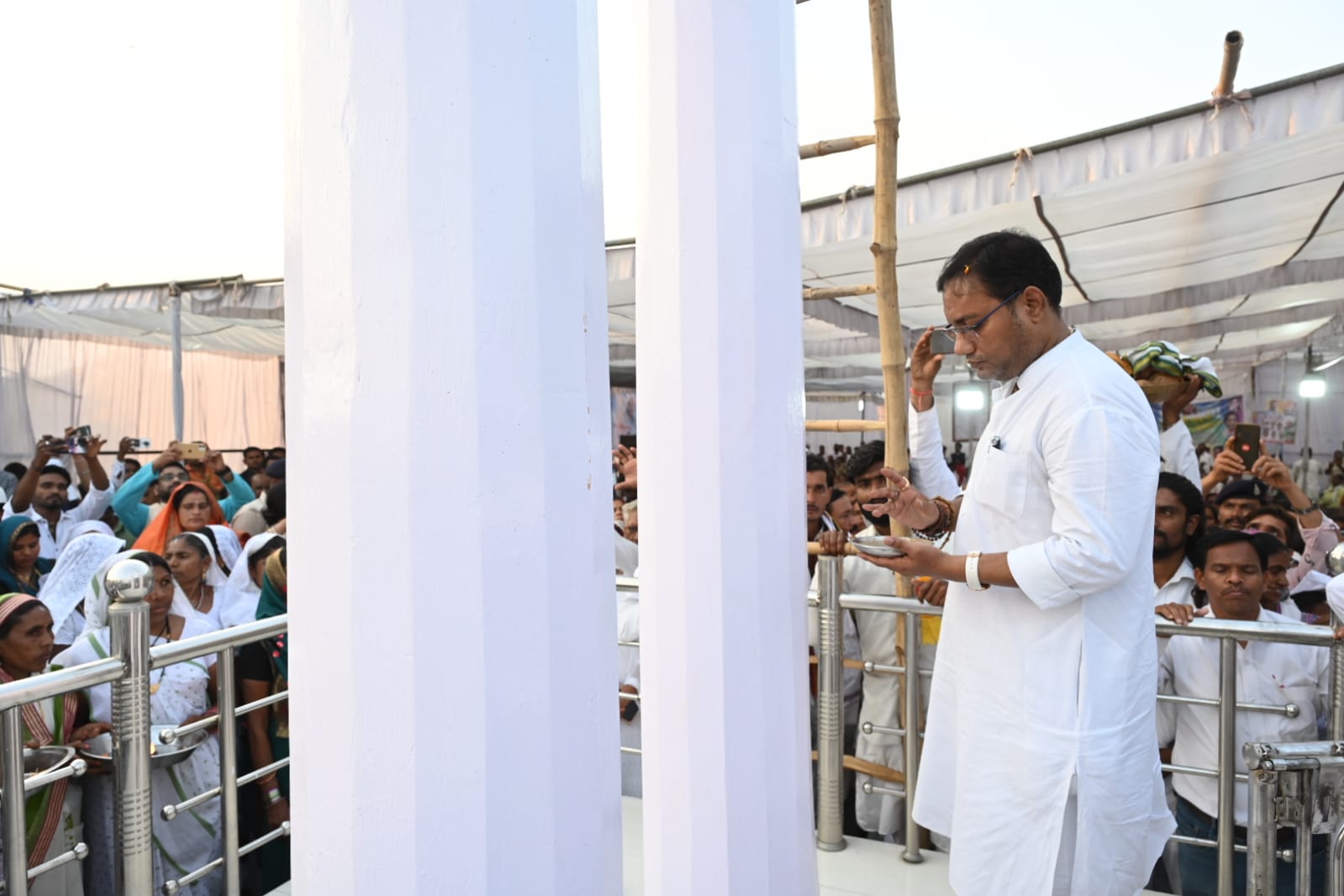 Chandeli, newly built temple, Jagatguru Rudra Kumar, Joda Jaitkham', worship, establishment of Guru Gaddi, PHE Minister, Chhattisgarh, Khabargali