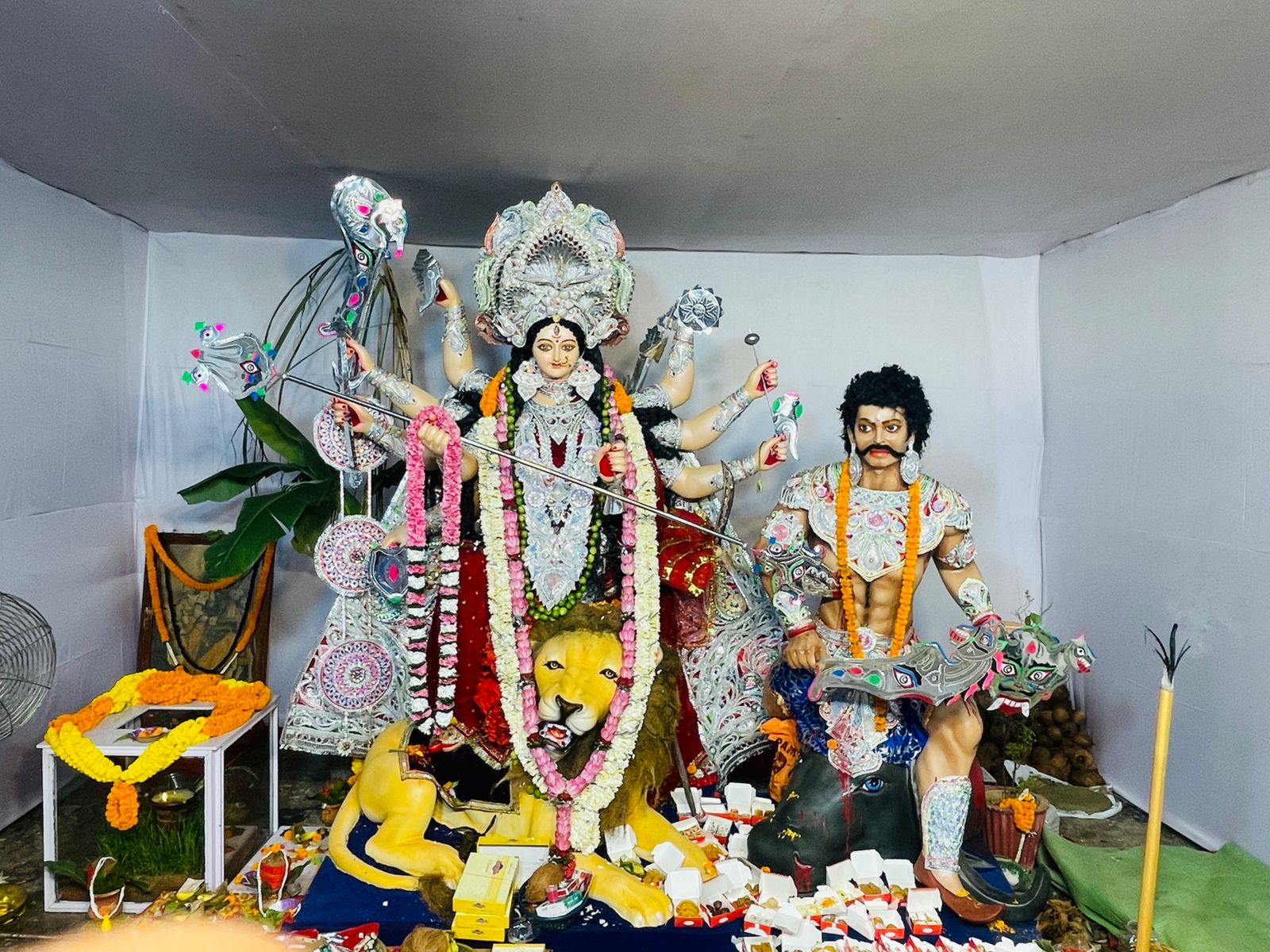 Shri Ram Mandir Durgotsav Samiti Shanti Nagar, Shri statue, tableau decoration, organized since 1974, Raipur, Chhattisgarh, Khabargali