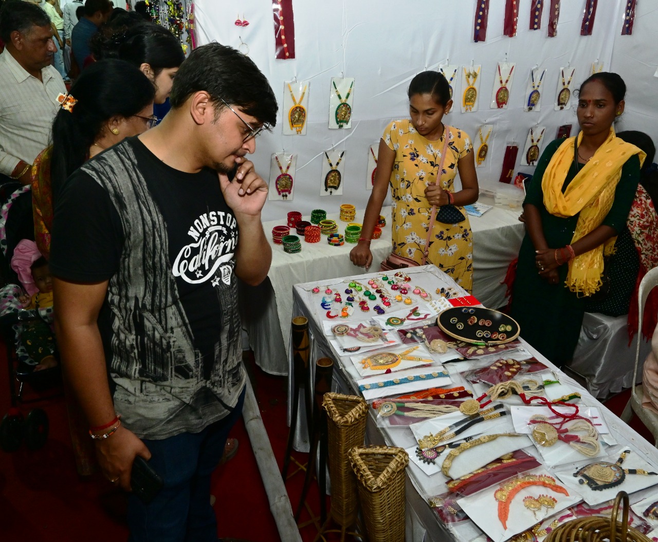 Chhattisgarh Handicrafts Development Board Haat Complex, Pandri, Khabargali