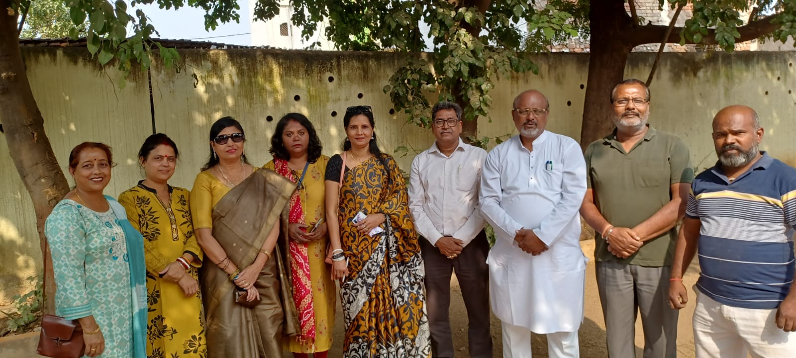 Mahatma Gandhi International Thought Forum Durg Bhilai, Chhattisgarh Unit, Government Primary, Pre-Secondary Girls School Model Town Nehru Nagar Bhilai, Distribution of sanitary napkins to school girls, Dinesh Kumar Patel, Bhilai District President Women's Branch Mrs. Kamal, Sushma Sharma, Vice President Anupama  Patel, Sharmila Ghosh, Usha Rani Yadav, Anil Kesharwani, Sarsij Ghosh, Amit Yadav, Sanjay Sahu, Shailendra Santosh and Rupesh Kumar Vaish, Khabargali