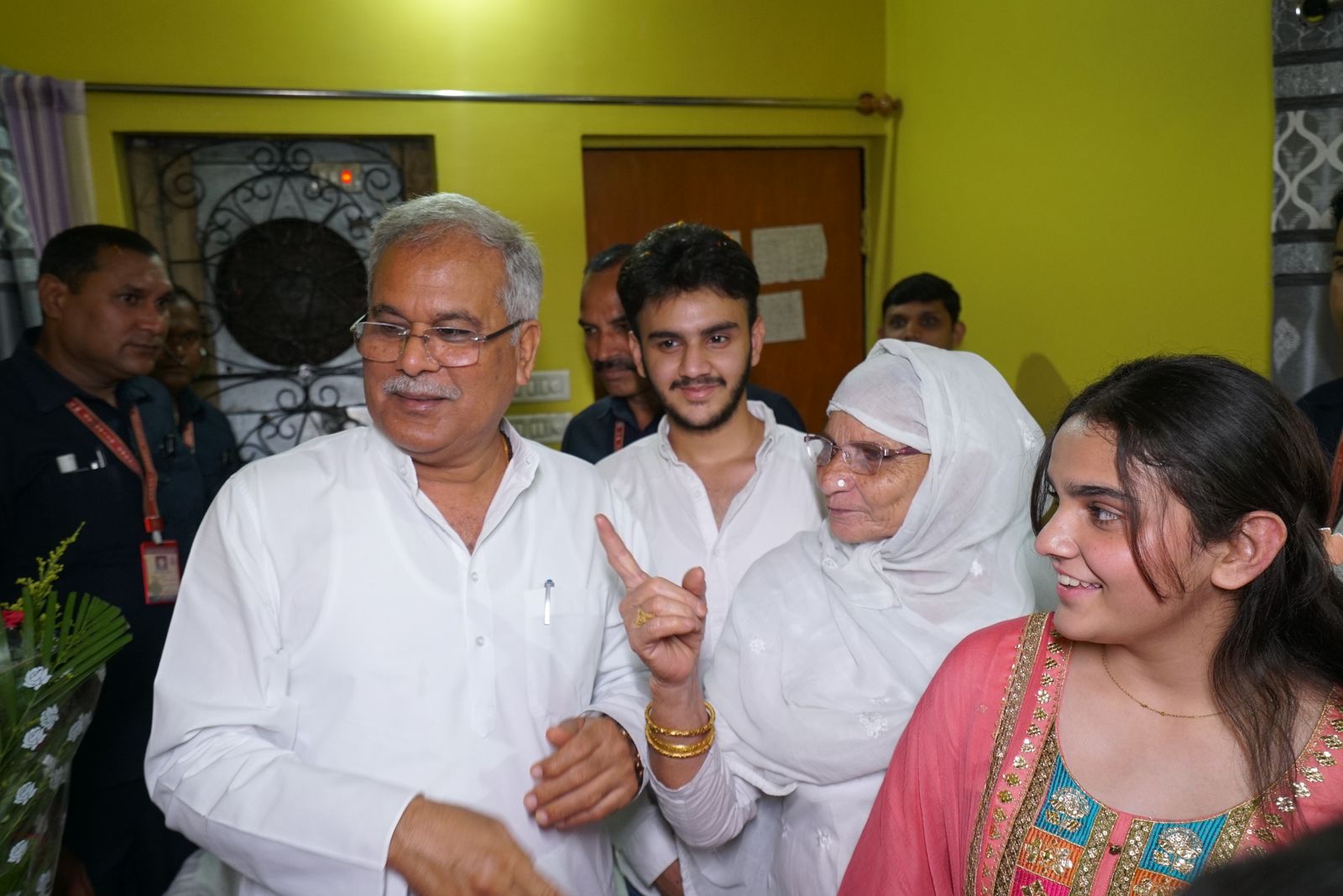 Chief Minister Bhupesh Baghel Eid, President of Urdu Academy Idris Gandhi, Chhattisgarh,khabargali