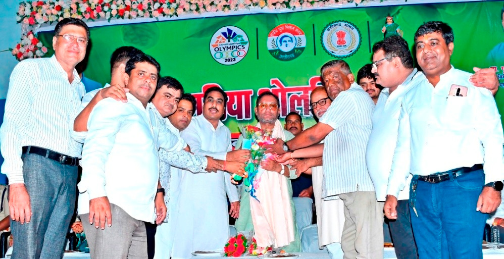 Guru Rudrakumar, Minister of Public Health Engineering and Village Industries and in-charge of Mungeli district, laid the foundation stone for installation and beautification work of legends Chhattisgarh, Khabargali