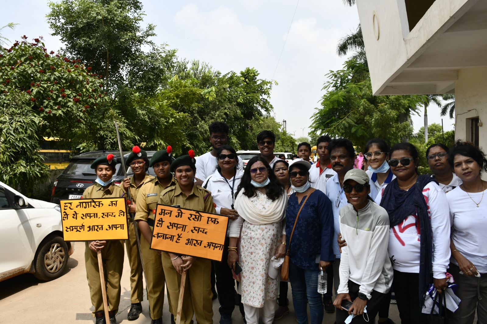 Swachhta Hi Seva Campaign, 200 employees and students of Krishna Public School Raipur participated, Executive Director Mr. Ashutosh Tripathi, Principal Mrs. Priyanka Tripathi, Chhattisgarh, Khabargali.