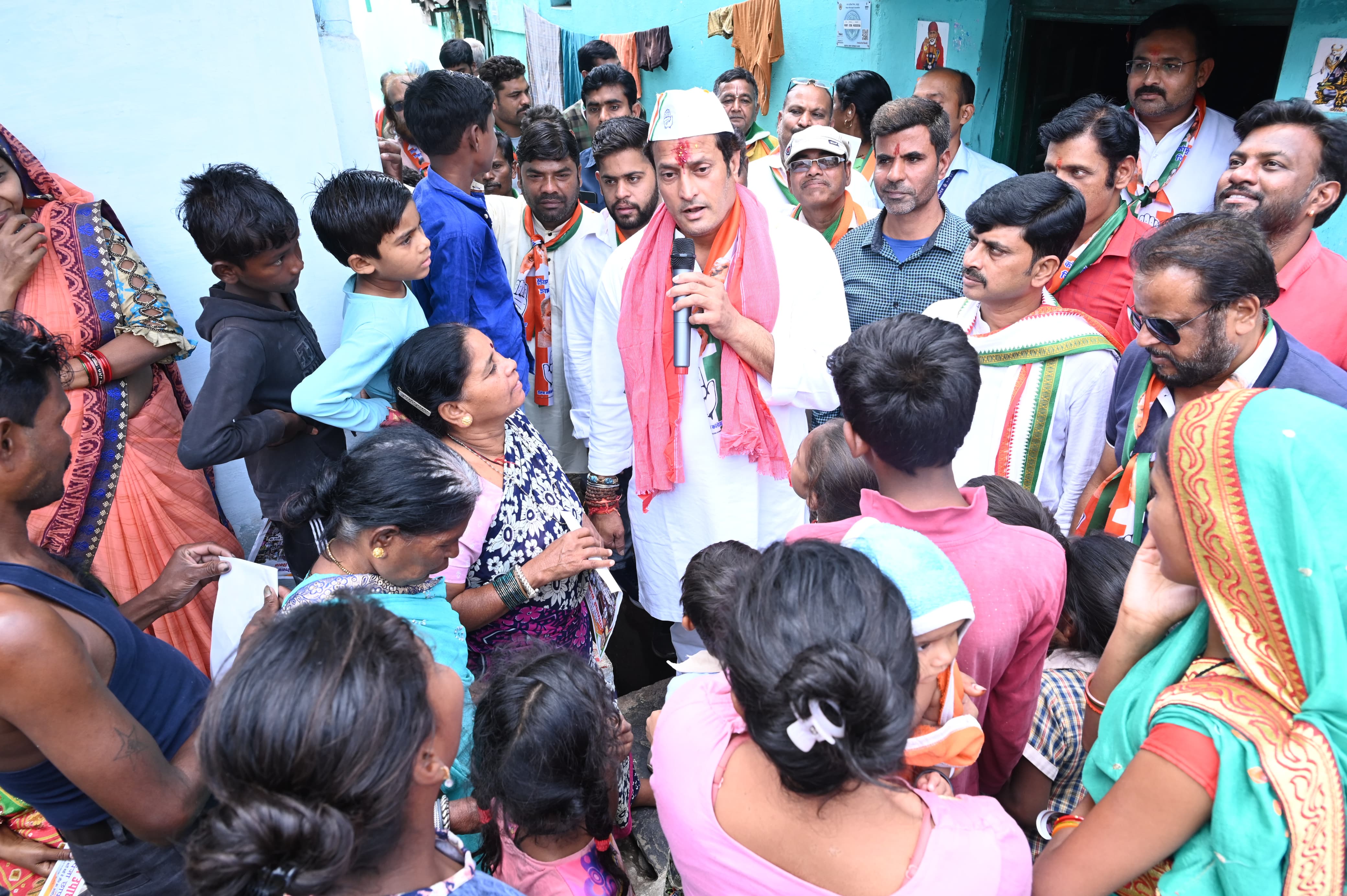 Gaur Brahmin Samaj and Sahu Samaj MLA Vikas Upadhyay took blessings, Raipur West Congress MLA Vikas Upadhyay, Assembly Elections, Election Campaign, Chhattisgarh, Khabargali