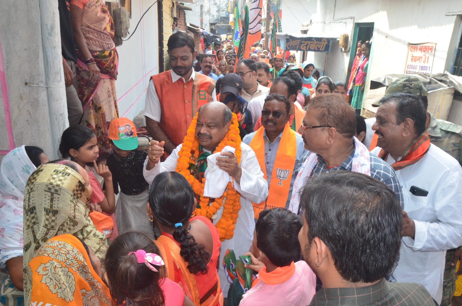 BJP candidate from Raipur North assembly constituency Purandar Mishra, tour and public relations, Chhattisgarh assembly elections, Khabargali