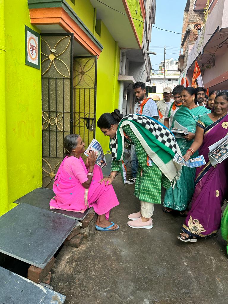 Congress candidate Vikas Upadhyay, wife Sanjana Upadhyay, Public Relations, Chhattisgarh Assembly Elections, Khabargali