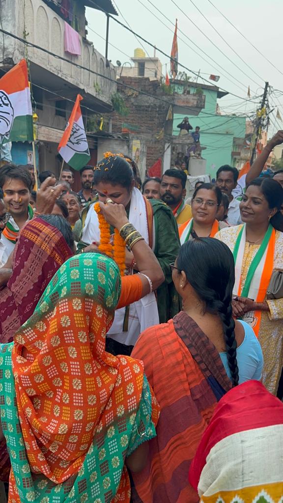 Congress candidate Vikas Upadhyay, wife Sanjana Upadhyay, Public Relations, Chhattisgarh Assembly Elections, Khabargali