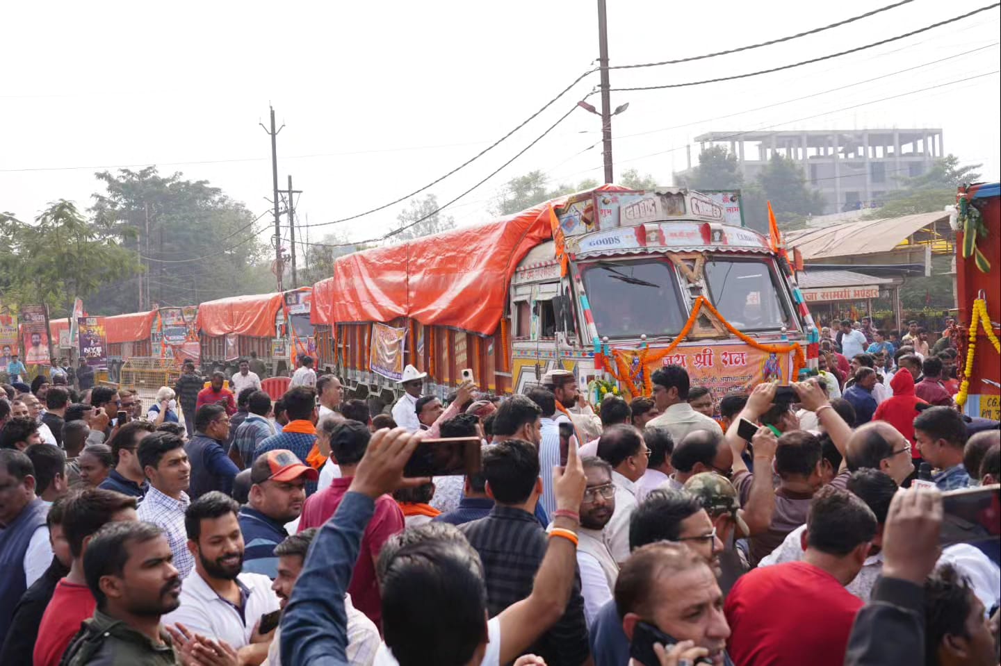 छत्तीसगढ़ के सुगंधित चावल से 22 जनवरी को महकेगा अयोध्या का प्रसाद https://www.khabargali.com/Article/chatataisagadha-kae-saugandhaita-caavala-sae-22-janavarai-kao-mahakaegaa-ayaodhayaa-kaa मुख्यमंत्री साय ने 300 मीट्रिक सुगंधित चावल से भरे 11 ट्रकों को किया रवाना