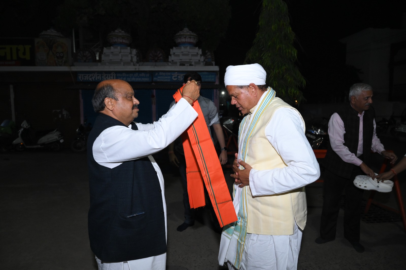 Rawatpura government reached Shri Jagannath temple located in Gayatri Nagar, Raipur North MLA Purandar Mishra, Raipur, Chhattisgarh, Khabargali.