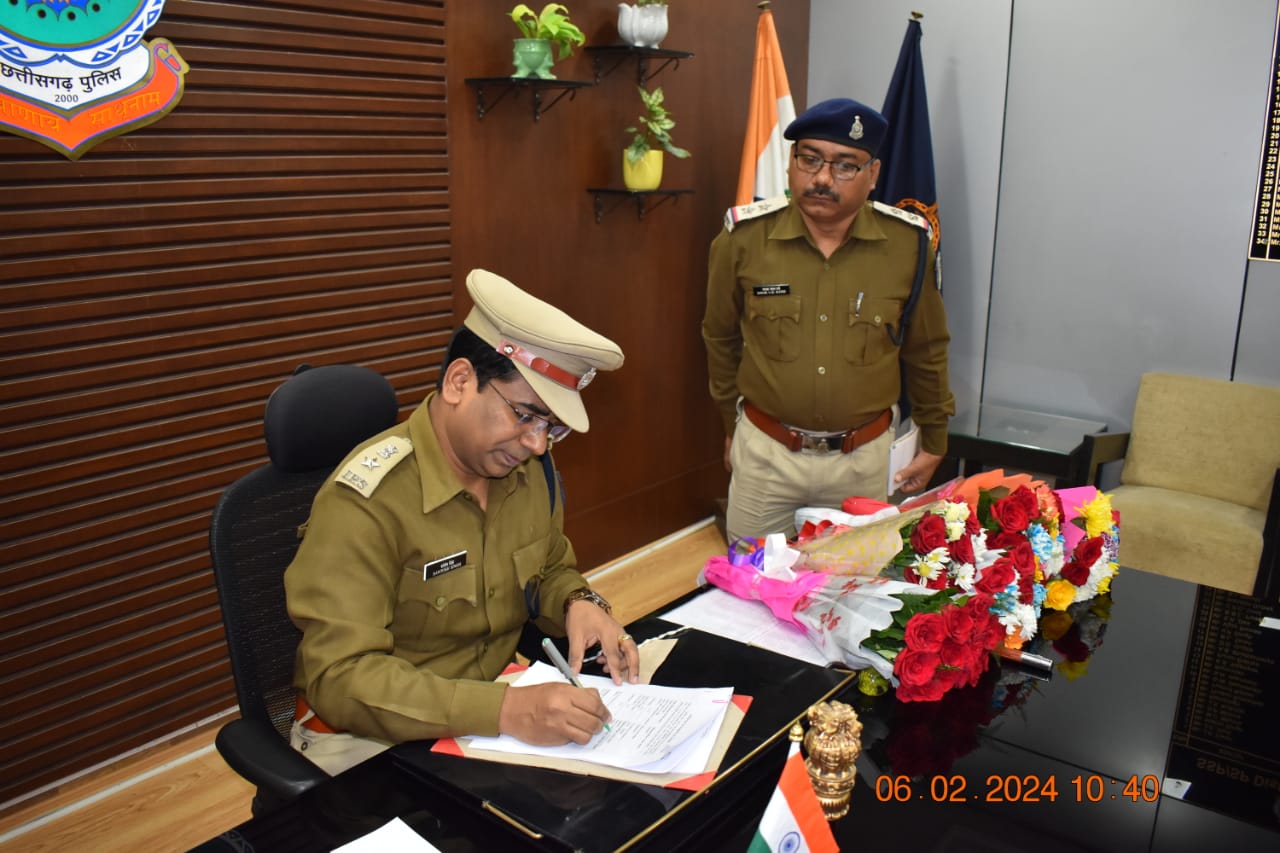New SP Santosh Kumar Singh will get rid of drugs and addicts, he is famous for his campaign against drugs, the new Superintendent of Police in the capital Raipur is 2011 batch IPS, America's International IACP Award, Champion of Change Award, Raipur, Chhattisgarh, Khabargali.