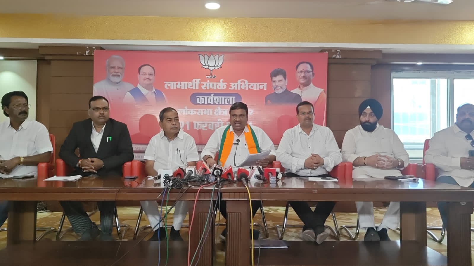 BJP will reach out to the public through 17 cells, BJP state general secretary Ramji Bharti, state media co-incharge Anurag Aggarwal, NGO cell coordinator Surendra Patni, economic cell coordinator Rajesh Aggarwal, law cell coordinator JP Chandravanshi, business cell coordinator Pradeep Singh, cultural cell coordinator. Rajesh Awasthi, Chhattisgarh, Khabargali