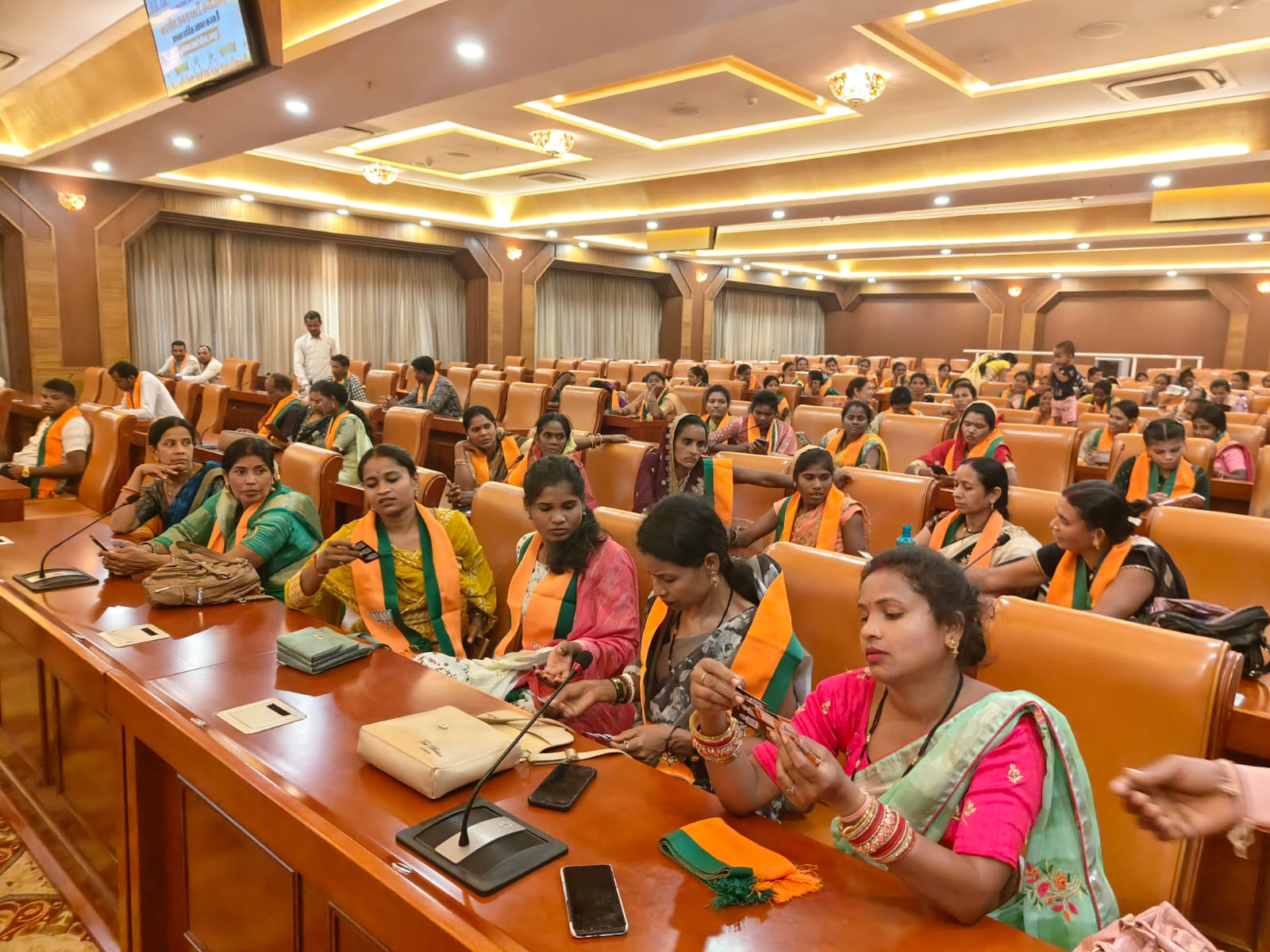 Members of all class welfare group including Korram, Kashyap, Netam took over BJP, Chhattisgarh, Khabargali