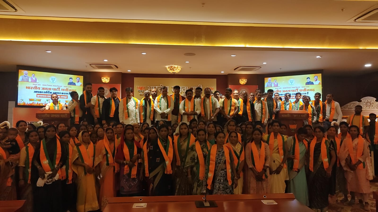 Members of all class welfare group including Korram, Kashyap, Netam took over BJP, Chhattisgarh, Khabargali