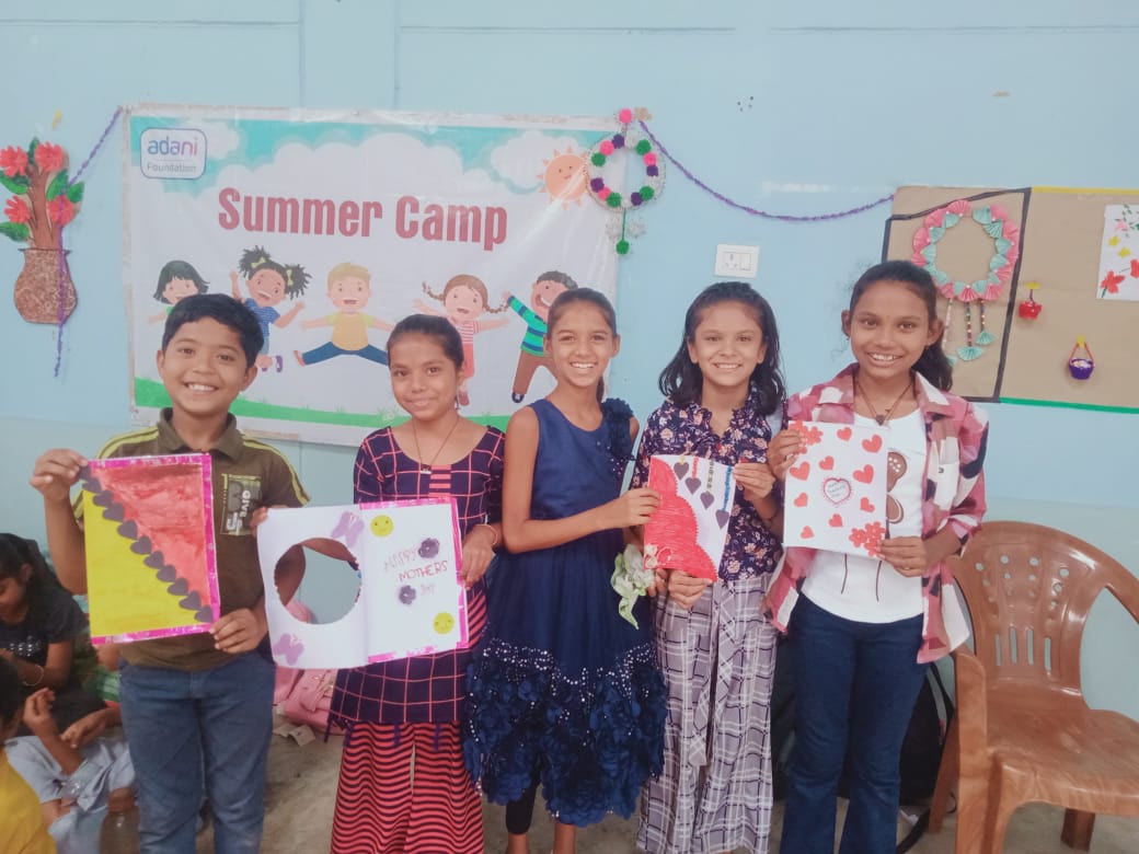 Adani Foundation's huge summer camp to enhance the skills of village children in various colors, RIPA Center of village Tarashiv, Manager Vibhas Karmakar, Assistant Engineer Abu Salem and Adani Foundation's Program Manager Deepak Kumar Singh, Educational Program Director Mrs. Preeti Prajapati, Sarpanch Manish Verma, Chhattisgarh, Khabargali