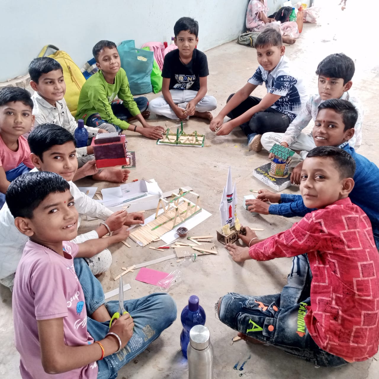 Adani Foundation's huge summer camp to enhance the skills of village children in various colors, RIPA Center of village Tarashiv, Manager Vibhas Karmakar, Assistant Engineer Abu Salem and Adani Foundation's Program Manager Deepak Kumar Singh, Educational Program Director Mrs. Preeti Prajapati, Sarpanch Manish Verma, Chhattisgarh, Khabargali