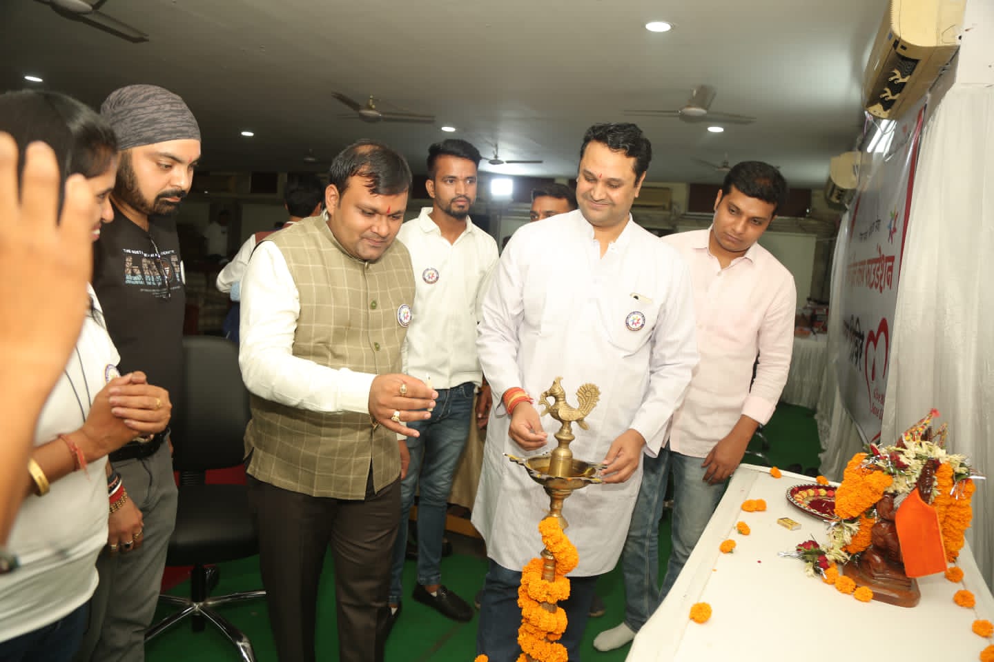 Mega blood donation camp organized at Mekahara Hospital, 152 units of blood donated, Helping Hands Club Foundation organized, Raipur, Chhattisgarh, Khabargali