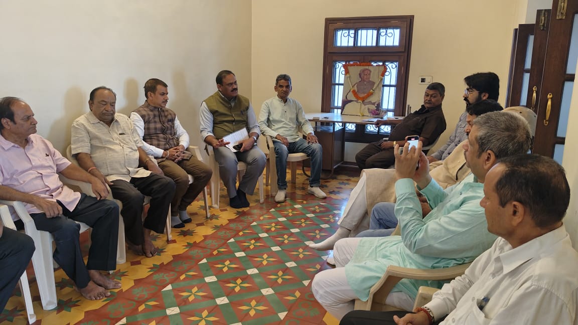 Pandit Vidyacharan Shukla supporters will put in all their efforts to get Manoj Singh Thakur the ticket from Raipur South Assembly and ensure his victory, Manoj Singh Thakur Advocate, former member of Chhattisgarh Labour Welfare Board, Raipur South Assembly, Khabargali
