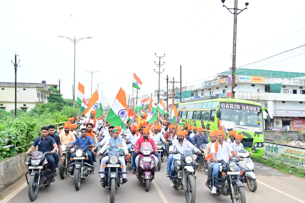 Raipur immersed in patriotism, BJP took out Tricolor Rally under the leadership of Munat, the capital was filled with patriotism with the huge Tiranga Yatra, youths danced to patriotic songs, many big leaders including Chief Minister Vishnudev Sai participated in the grand Aarti of Bharat Mata, Chhattisgarh, Khabargali