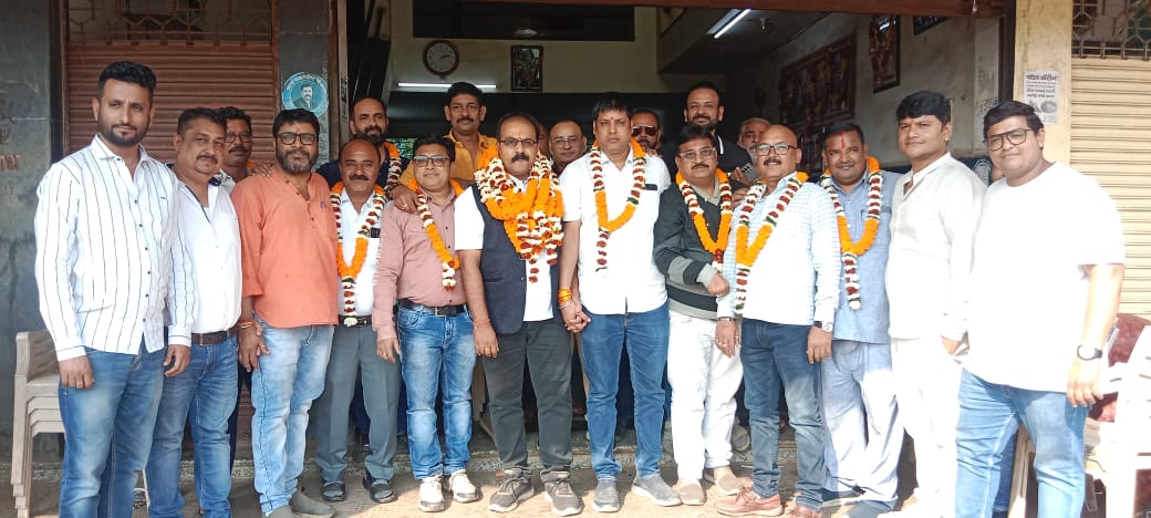 T. Srinivas Reddy became the chairman of the wholesale vegetable market for the fourth consecutive time, Raipur, Chhattisgarh, Khabargali