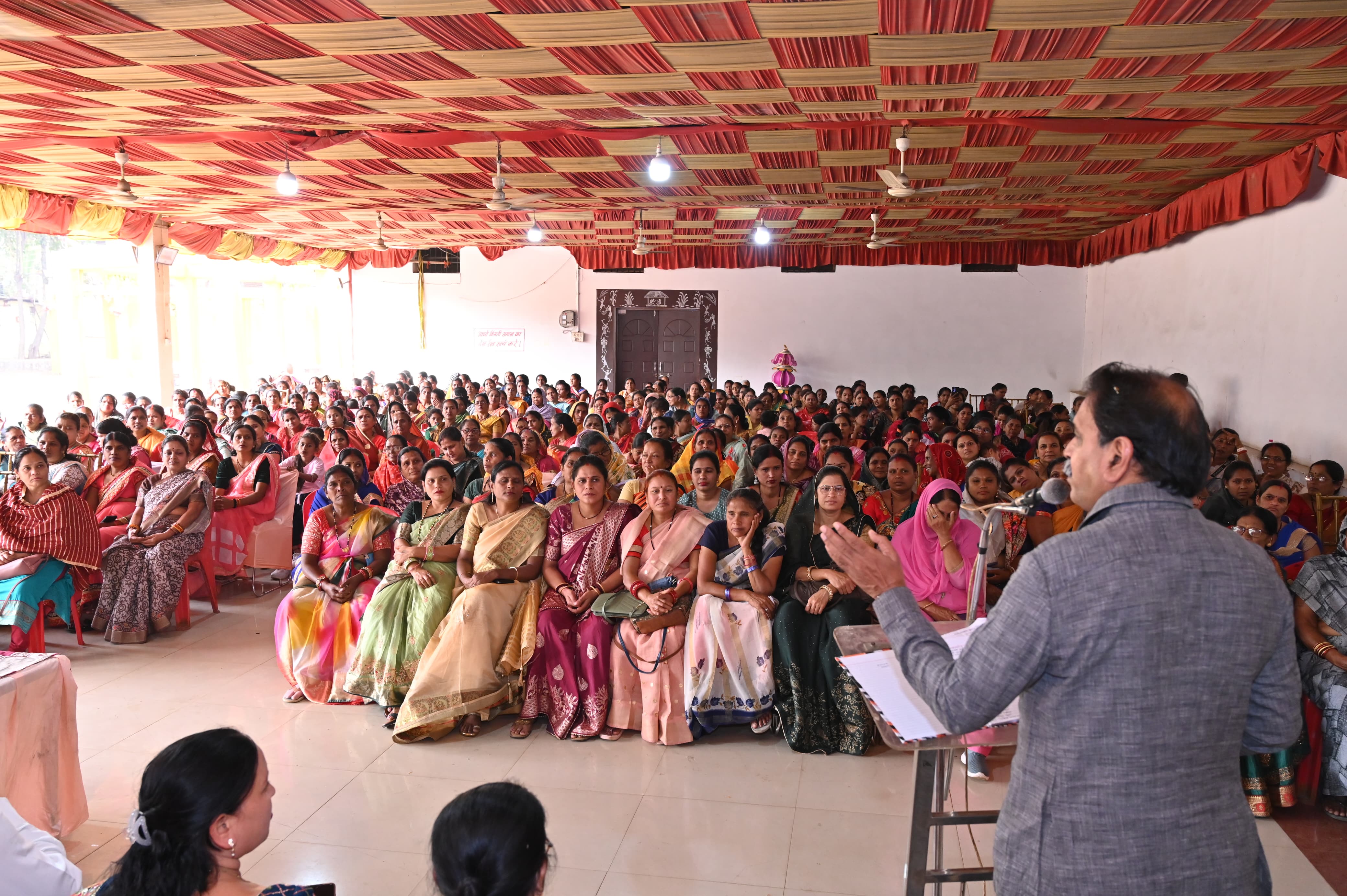 500 women power including Mitanin sisters, Anganwadi sisters, Arogya Samiti and Sahayika sisters, women booth workers were honored in Shahid Chudamani Nayak ward, health services improved in Chhattisgarh due to the contribution of Mitanins: MLA Rajesh Munat, BJP's policy is to honor the women power and make them self-reliant: Councilor Deepak Jaiswal, Raipur, Chhattisgarh, Khabargali
